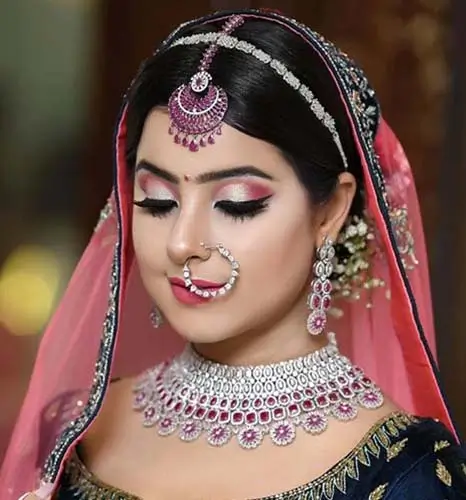 Best Bridal Makeup in Lucknow – Perfect Wedding Look with Expert Artist